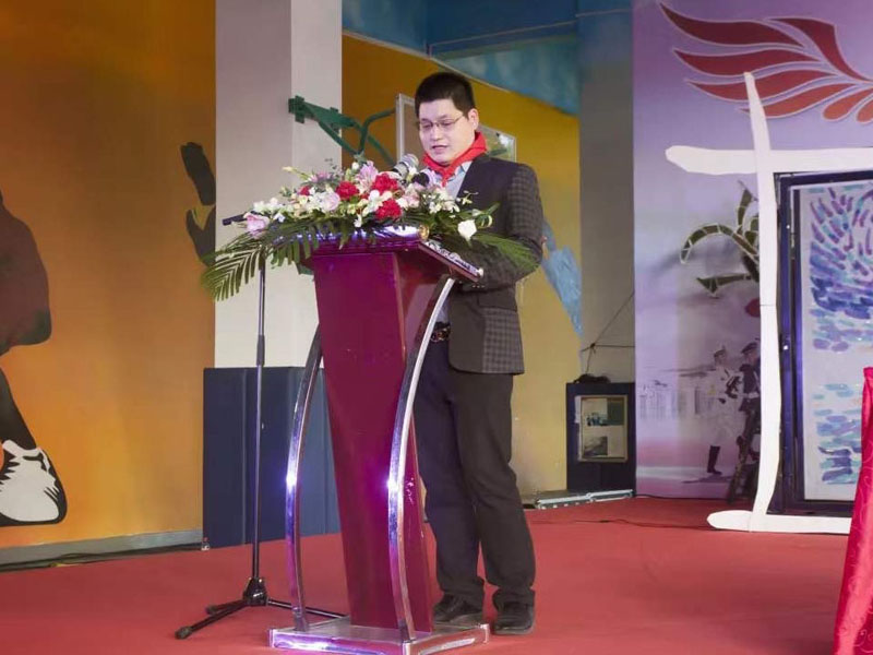 Tiến về phía trước một cách nồng nhiệt - chăm sóc các vì sao, chúng ta đang hành động